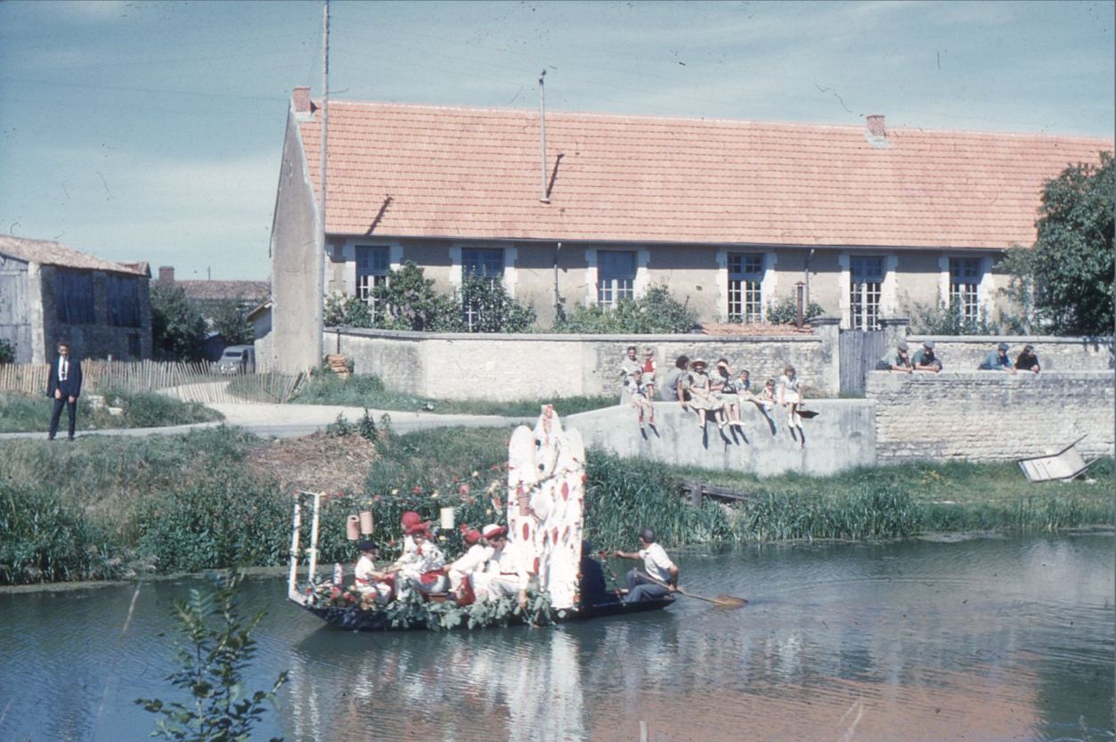 Ecole primaire publique de filles, actuellement restaurant, 24 chemin du Halage