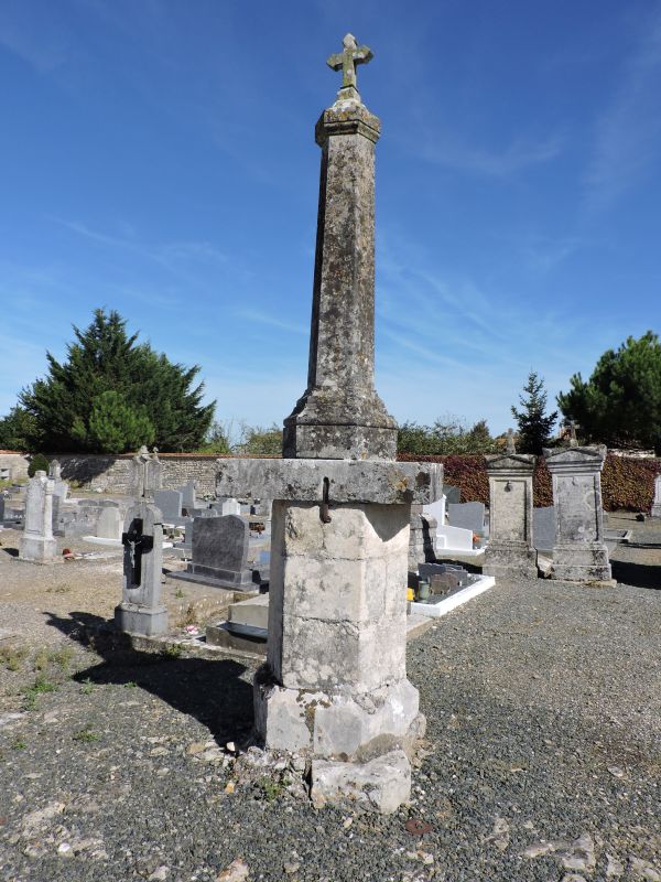 Croix de cimetière