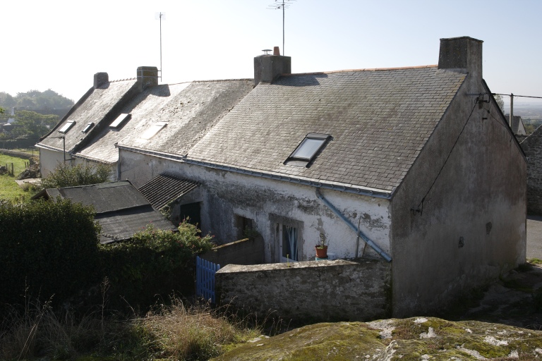 Rangée de maisons, 1, 5, 7, 8 rue de l'Aha