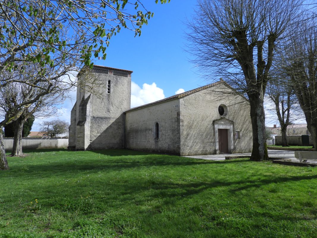 Eglise paroissiale Sainte Radegonde de Sainte-Radégonde-des-Noyers