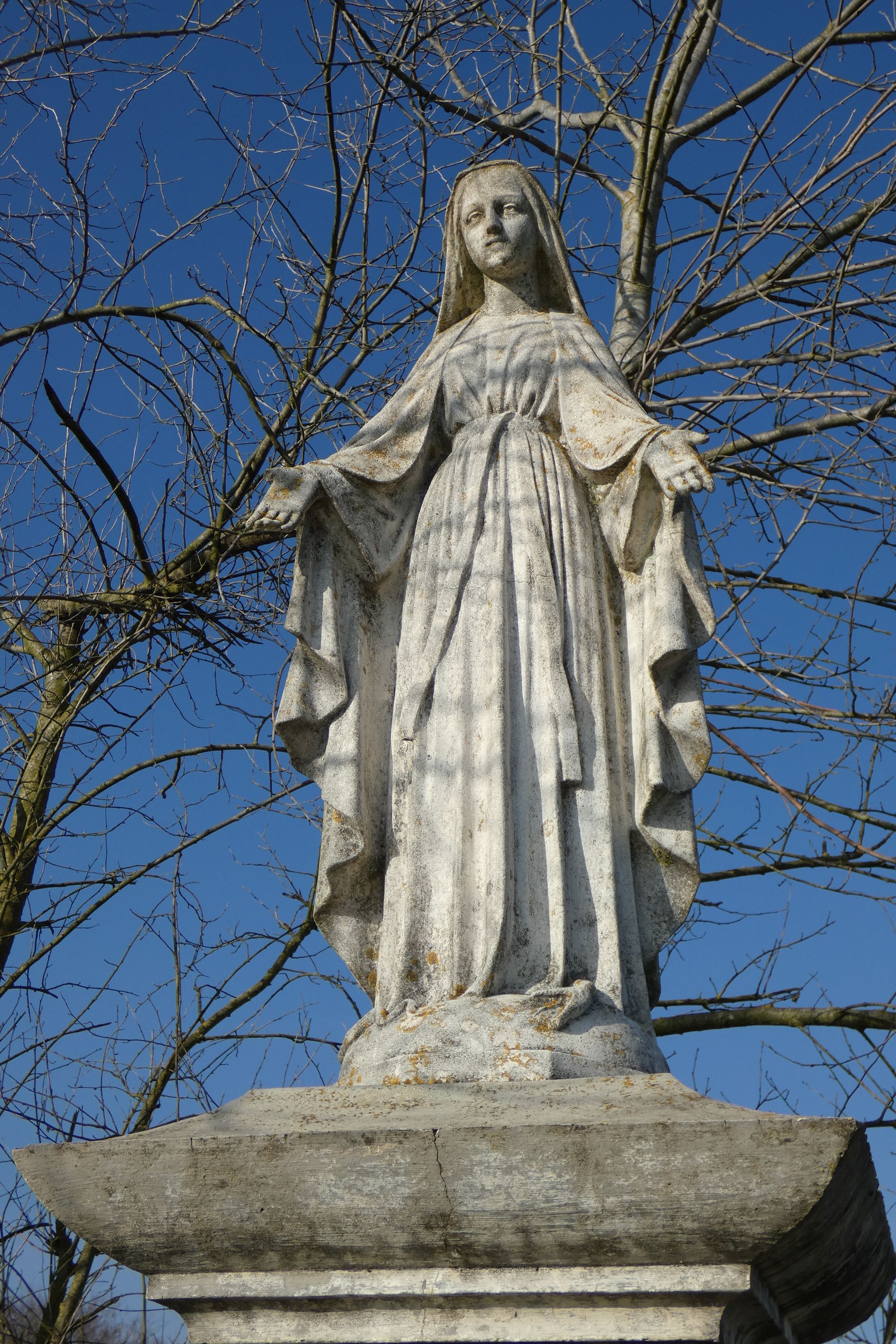 Statue monumentale : Vierge
