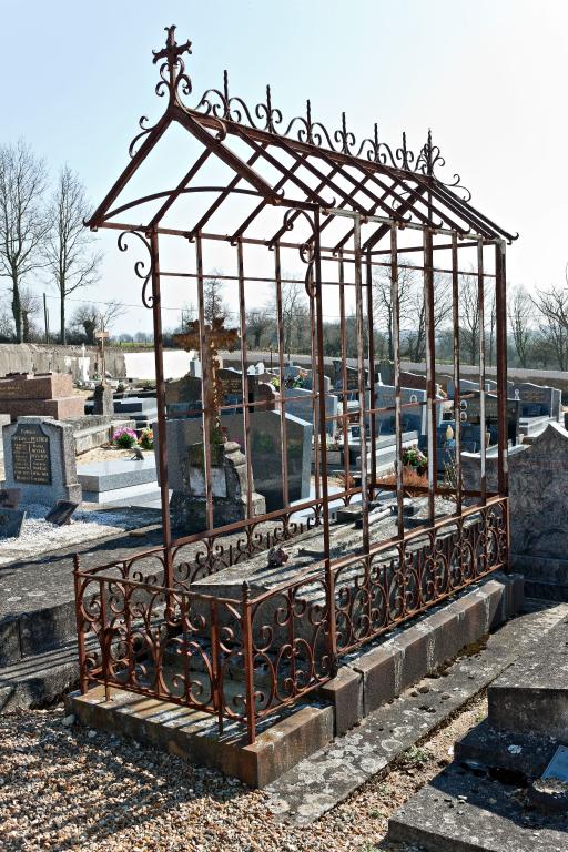 Cimetière à Beaumont-Pied-de-Bœuf