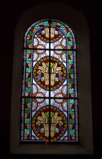 Ensemble de 2 verrières décoratives : vigne et blé (baies 2 et 4) - Église paroissiale Saint-Jean-Baptiste, Saint-Jean-sur-Erve