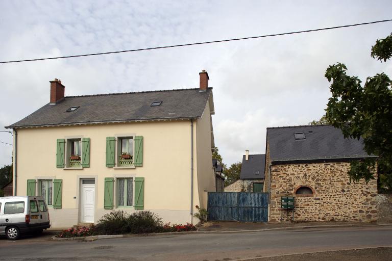 Maison de la Croix verte - 2 route de Saint-Jean-sur-Erve, Blandouet