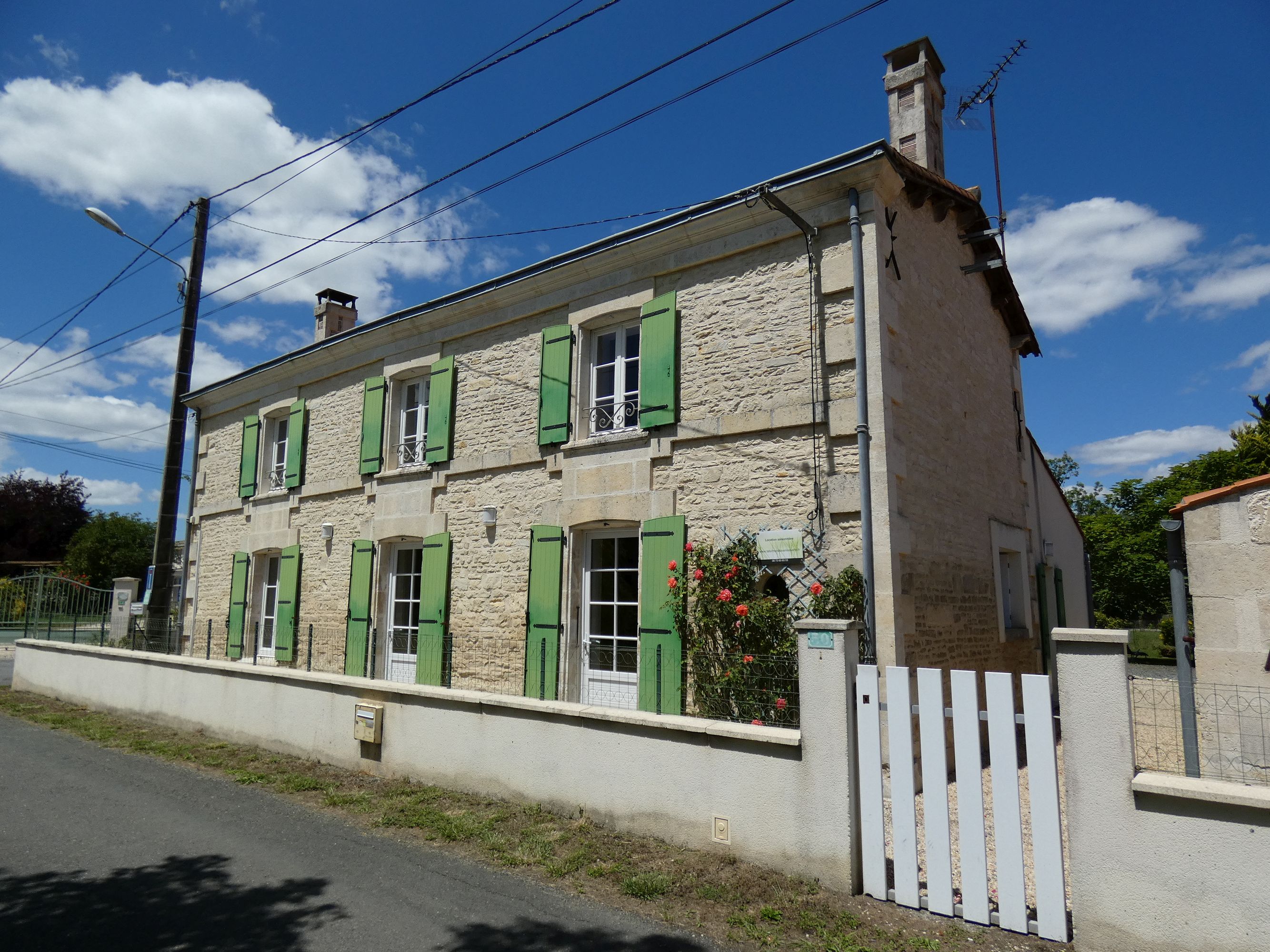 Ferme, actuellement maison ; Village de la Sèvre, 50 route de Chambrun