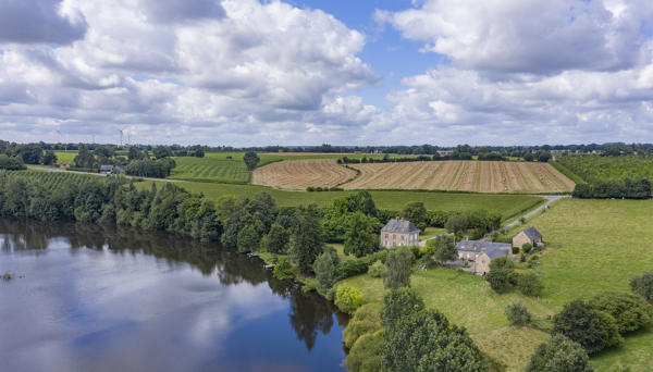 Les résidences de plaisance de l'aire d'étude "rivière Mayenne"