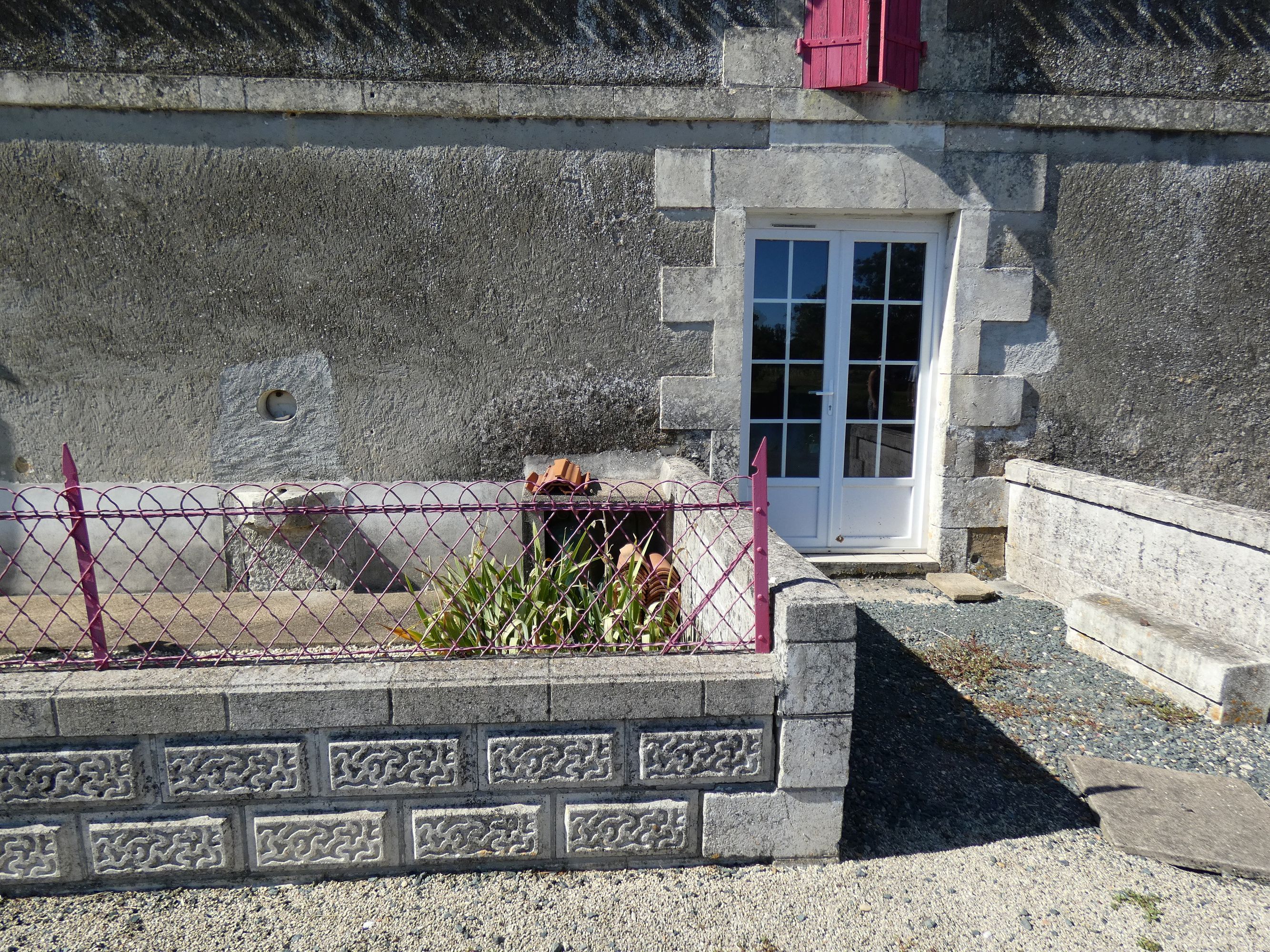 Ferme, actuellement maison ; Village de la Sèvre, 27 et 29 route des Cabanes