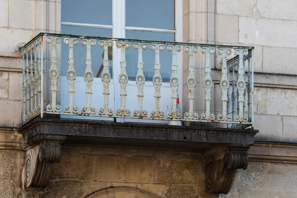 Ancienne mairie de Sainte-Croix, actuellement école Pierre Belon, avenue Bollée