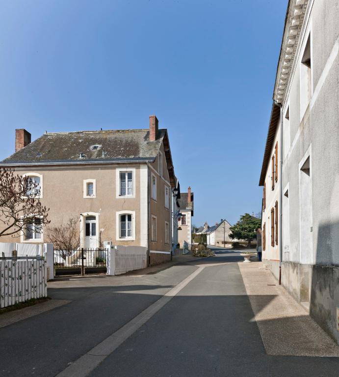 Présentation du village de Thoiré-sur-Dinan