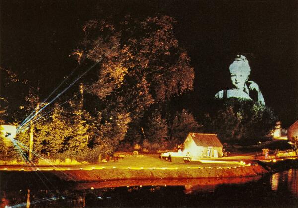 Carte postale du son et lumière de Lassay, 1977.