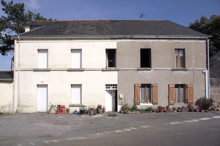 Maisons, 20 rue Pitre-Chevalier ; 2 place Frégate-Arethuse, Paimbœuf