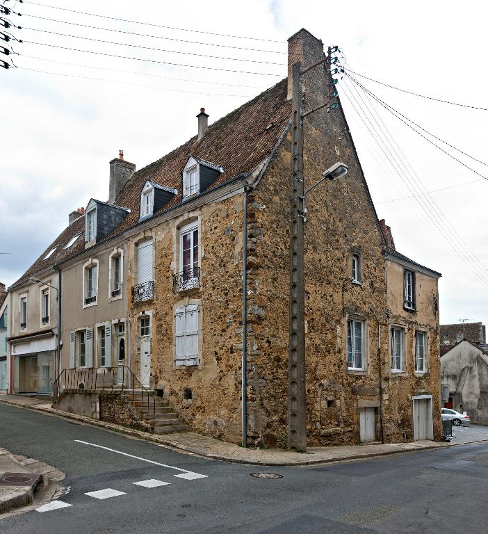 Le quartier de la place d'Armes et de la rue Saint-Nicolas, site de l'ancien château-fort de Bonnétable.