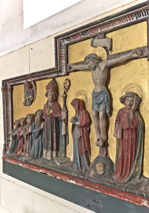 Retable : Crucifixion entourée de donateurs - Église paroissiale et prieurale Notre-Dame, Saulges