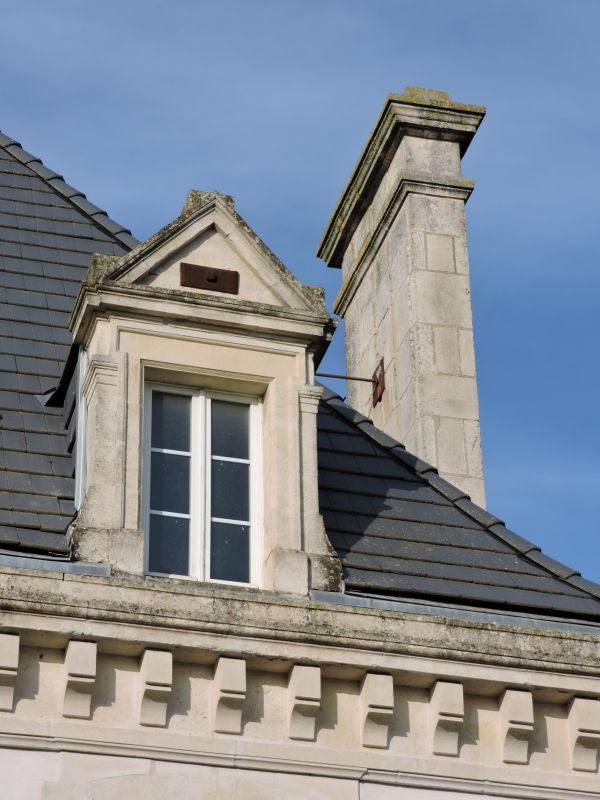 Ecole primaire publique Gaston-Chaissac, place du 8-Mai-1945