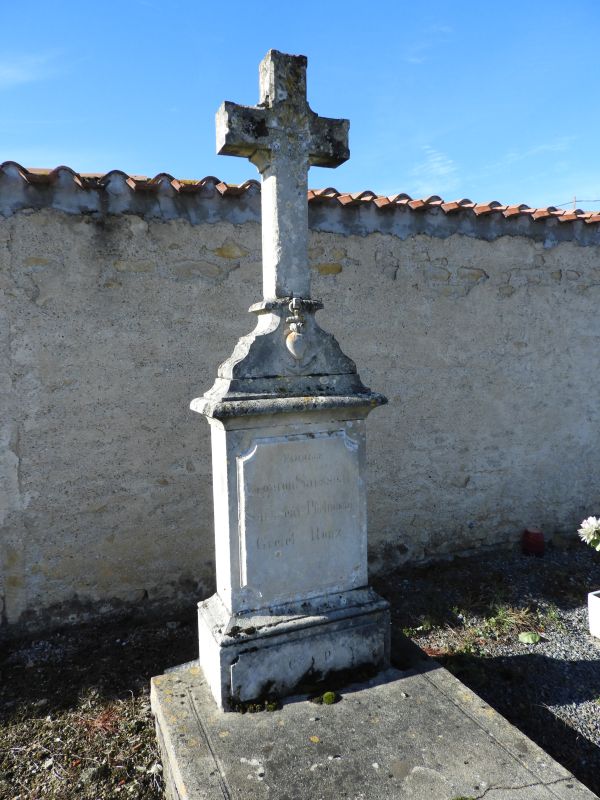 Tombeau des familles Légeron-Sausseau, Sausseau-Phelippeau et Guéret-Roux