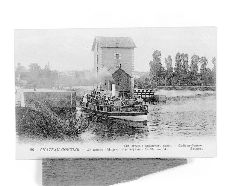 Moulin à farine, puis moulin à tan, puis moulin à huile, dits moulin du Grand-Pendu, puis huileries Marchand