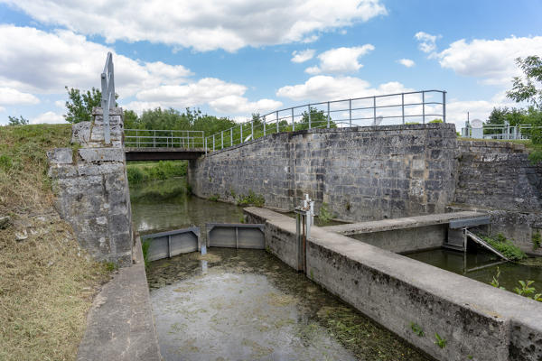 Aqueduc de Maillé