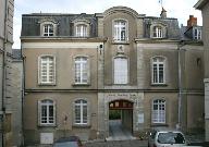 Couvent de sœurs de la Sagesse, actuellement immeuble de bureaux et demeure