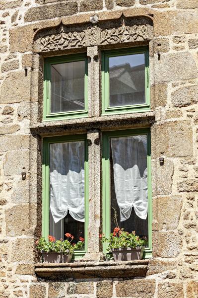 Manoir urbain, 31-33 rue dorée, actuellement immeuble d'habitation