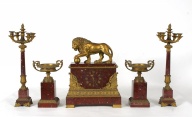 Garniture de cheminée composée d'1 pendule, de 2 candélabres et de 2 vases décoratifs - Collection Robert-Glétron