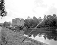 Moulin à farine puis minoterie, actuellement transformateur et bureau