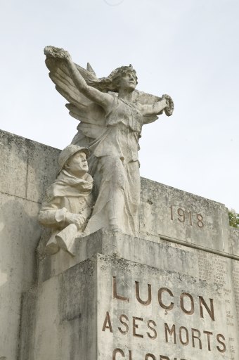 Monument aux morts de la guerre de 1914-1918, Square des Anciens Combattants