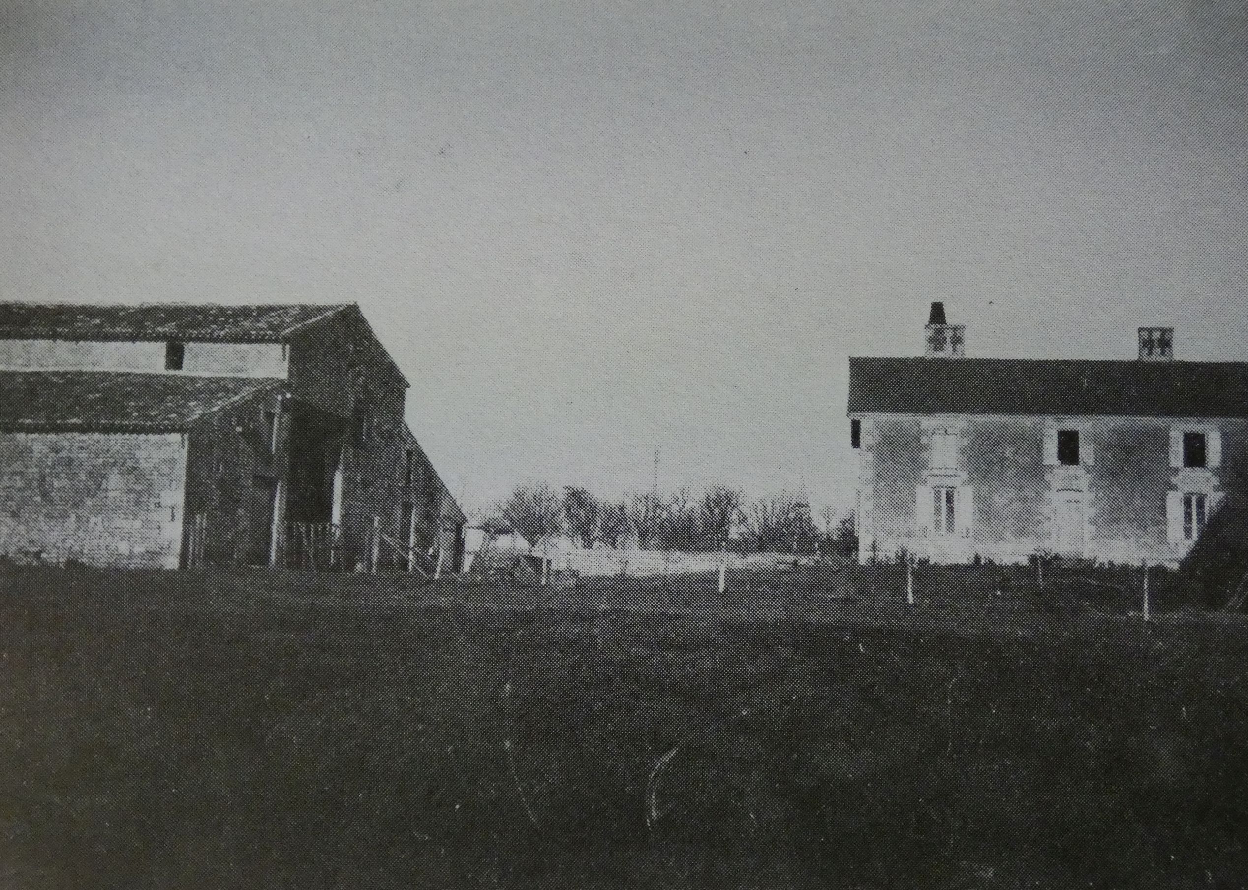 Prieuré de Sainte-Christine, puis ferme dite le Prieuré, actuellement maison, 2 rue du Prieuré