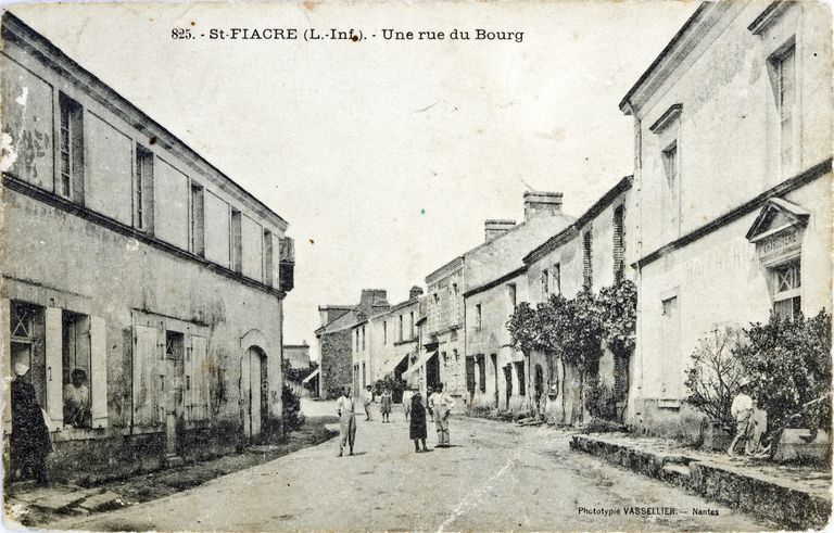 Bourg de Saint-Fiacre-sur-Maine anciennement de Saint-Hilaire du Coing