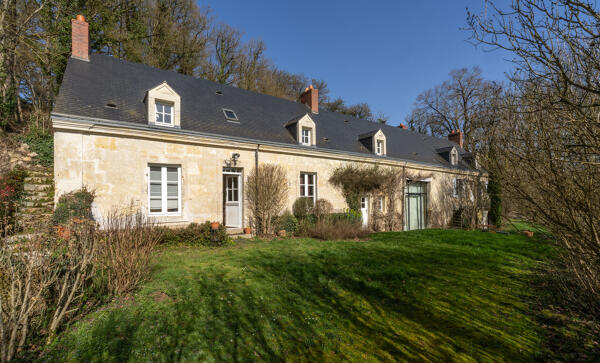 Ferme et habitat troglodytique, actuellement maison, la Haute Guénerie