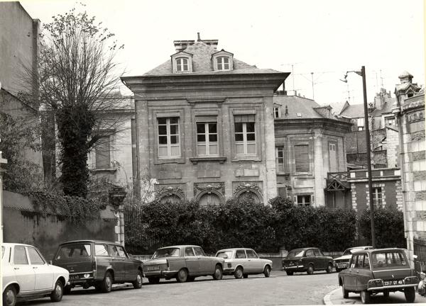 Hôtel de Livois, puis de Perrochelles