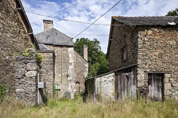 Hameau, château et motte castrale de la Grivellière