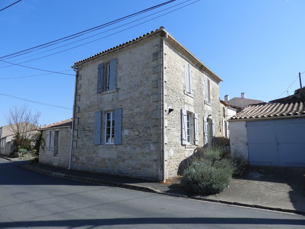 Maison, inscription ; la Folie, 37 rue des Faïenciers