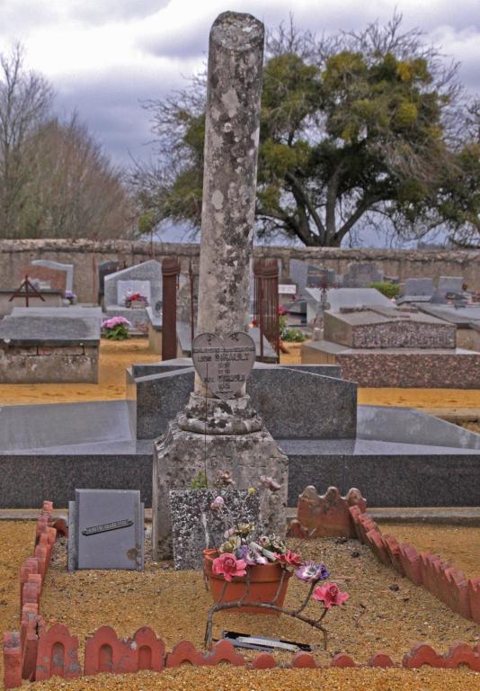 Cimetière à Saint-Vincent-du-Lorouër