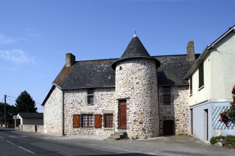 Maison, dite la Grande Maison - R.D. 144 de Vaiges à Jublains, 1ère maison, Saint-Léger