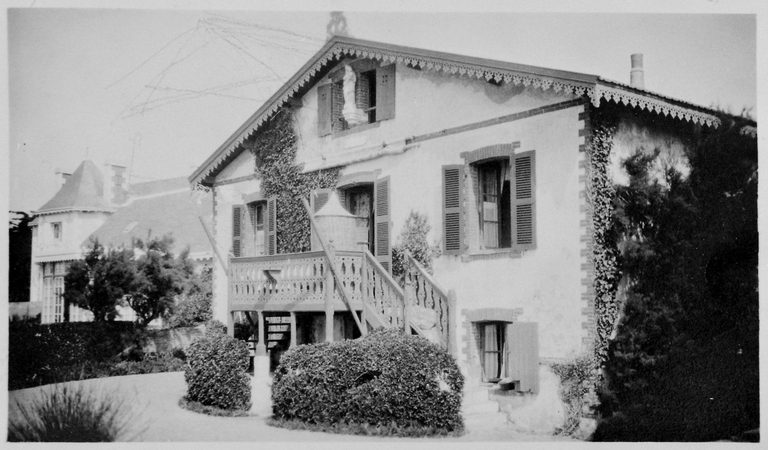 Maison de villégiature balnéaire dite la Couronnée,15 corniche du Pilier