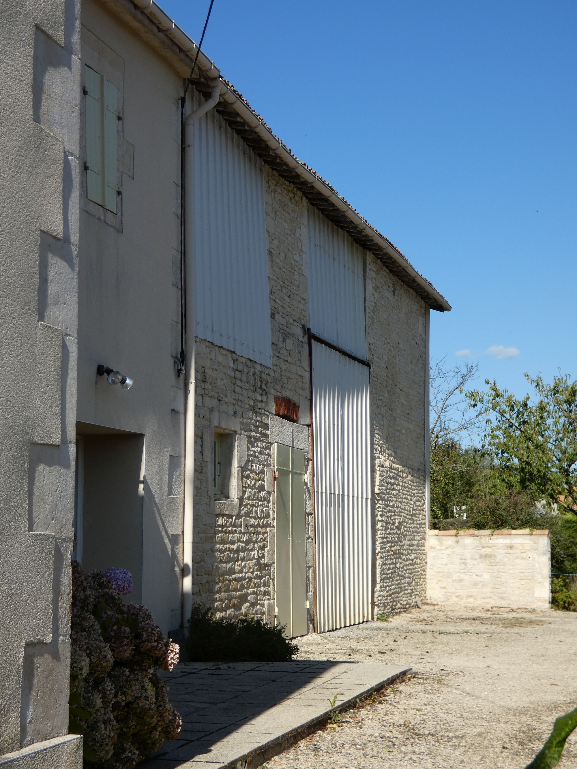 Ferme, actuellement maison ; 90 chemin du Halage