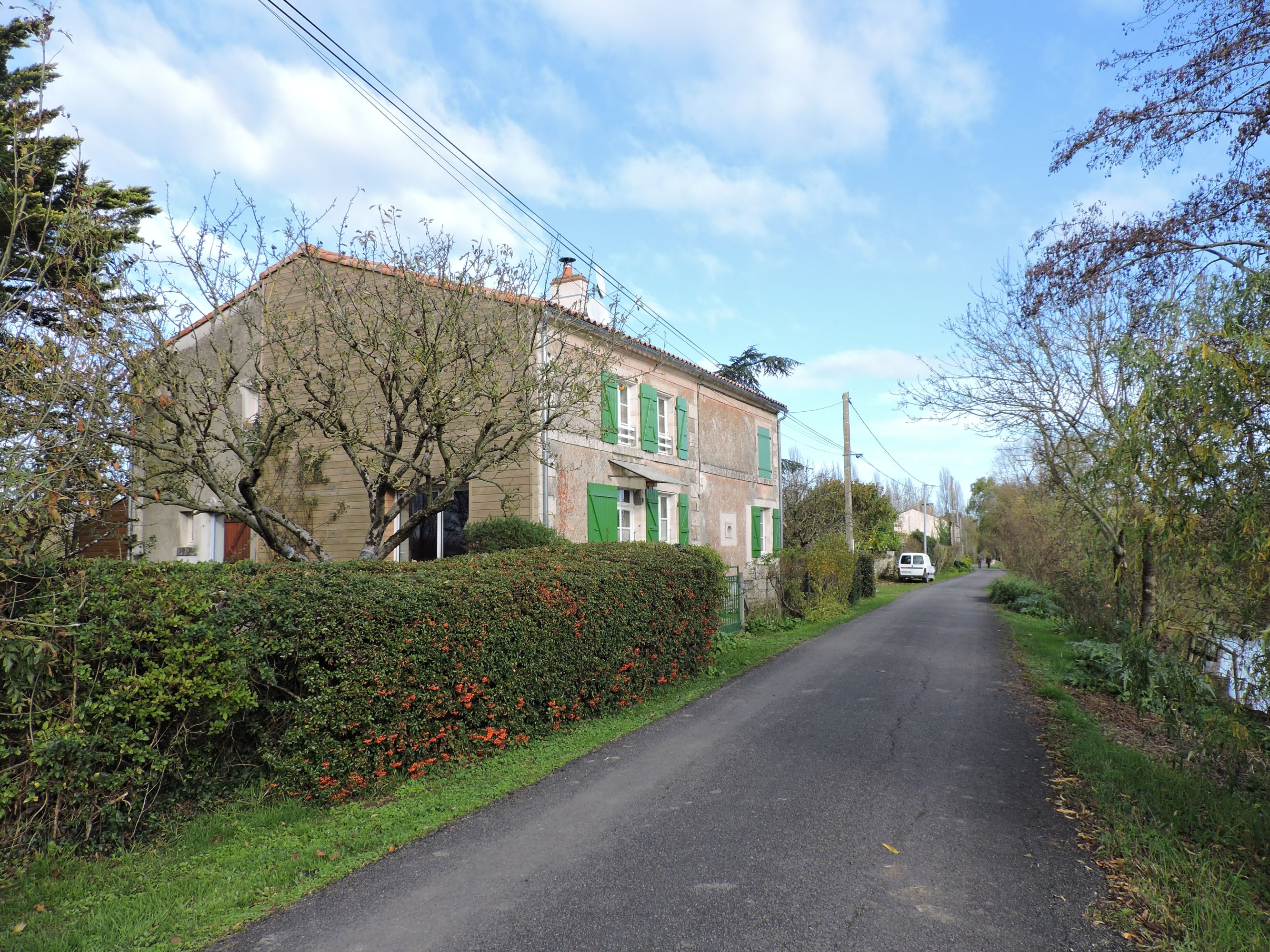 Ferme, actuellement maison,13 chemin de Bazoin