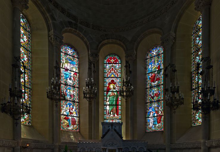 Ensemble de 2 verrières historiées : vie de saint Jean-Baptiste (baies 1 et 2) - Église paroissiale Saint-Jean-Baptiste, Carelles