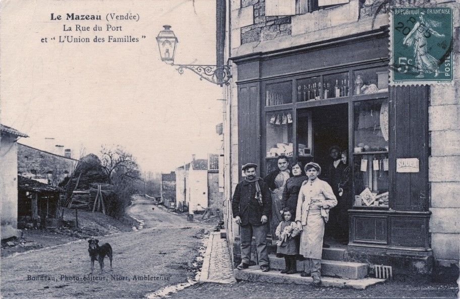 Magasin de commerce, restaurant, actuellement maison, 12 rue du Port