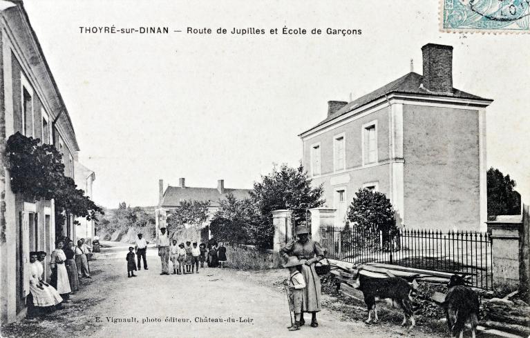 École de garçons, puis école mixte, actuellement maison, 16 rue du Dinan