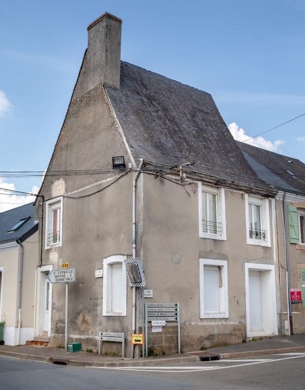 Maisons du bourg de Montfort-le-Gesnois