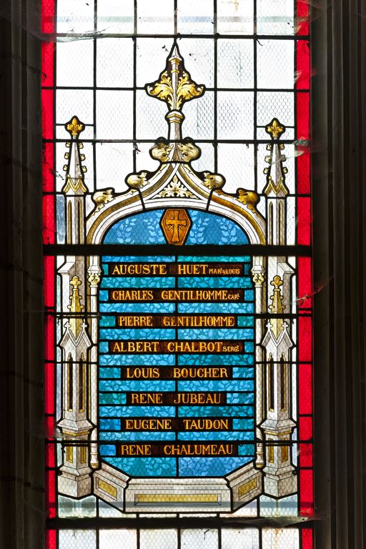 Monument aux morts, église paroissiale Saint-Hilaire d'Étriché