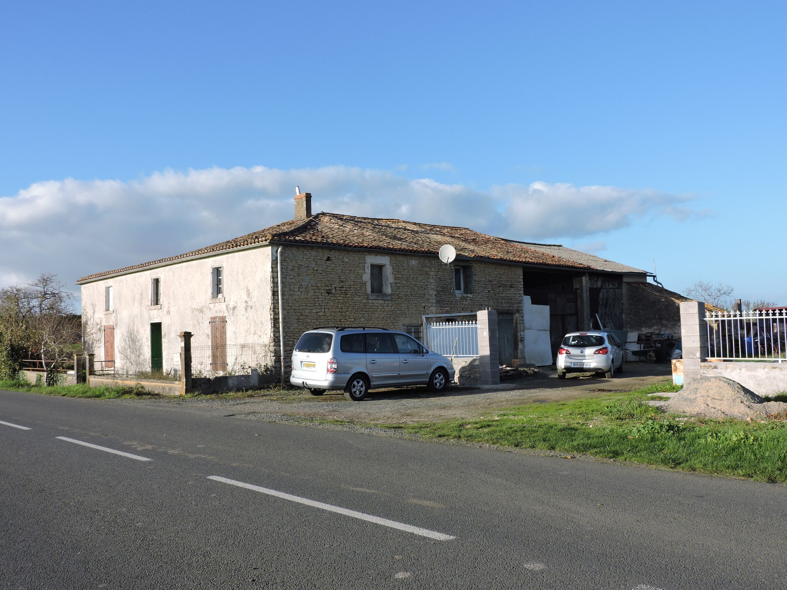 Ferme, actuellement maison ; 3 rue Saint-Pient