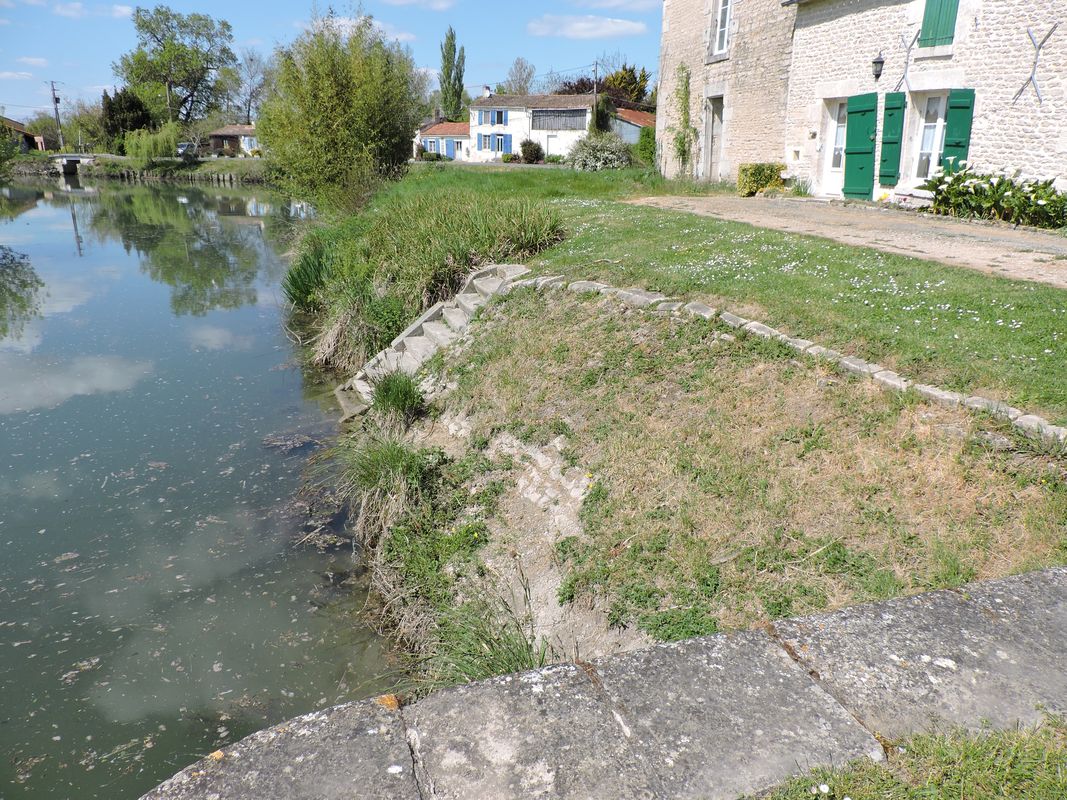 Barrage éclusé du canal du Mignon