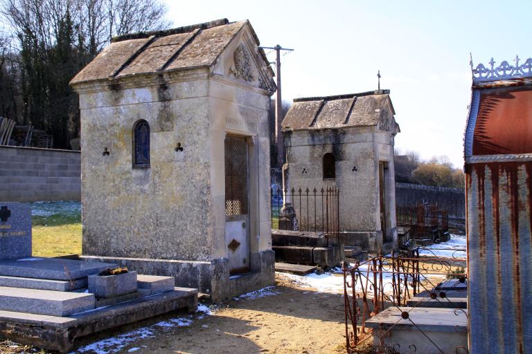 Cimetière à Saint-Pierre-du-Lorouër