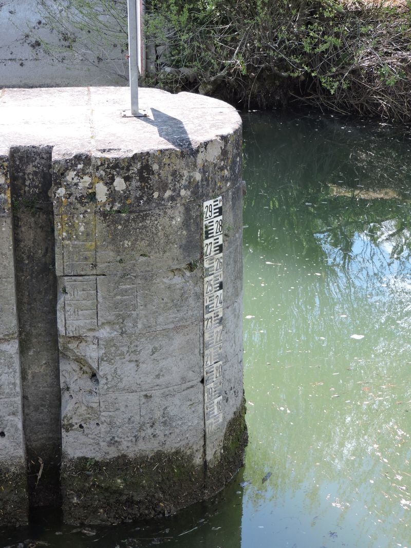 Barrage éclusé du canal du Mignon