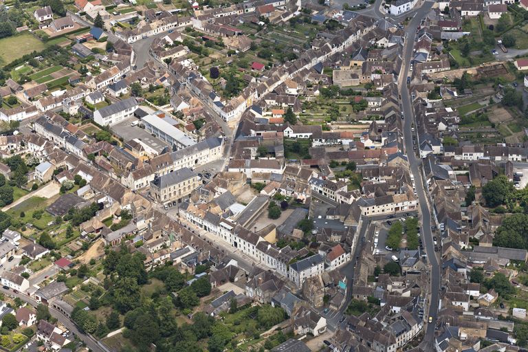 Le quartier de la place d'Armes et de la rue Saint-Nicolas, site de l'ancien château-fort de Bonnétable.