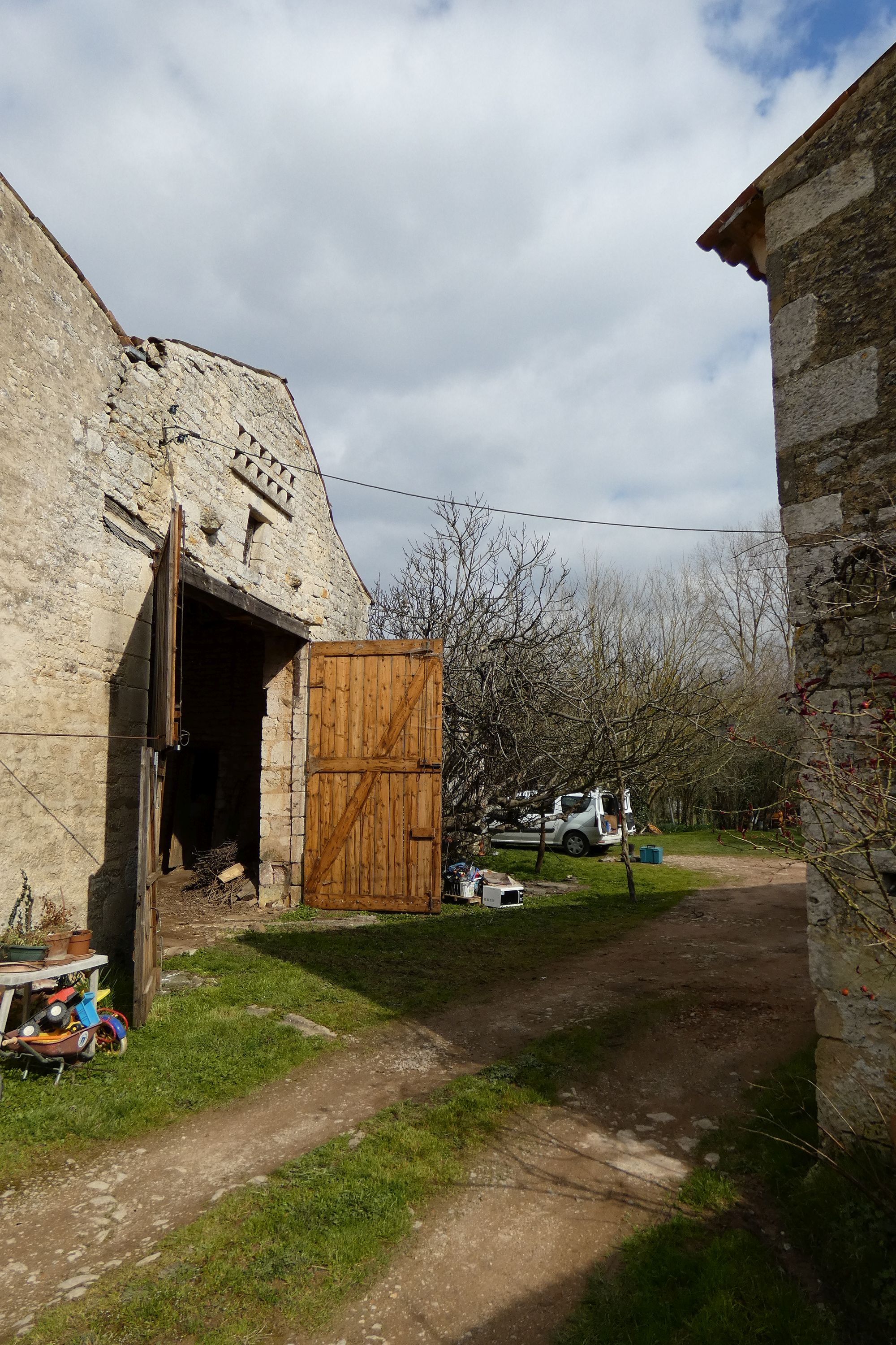 Fermes, actuellement maisons, 15 et 17 route des Pictons