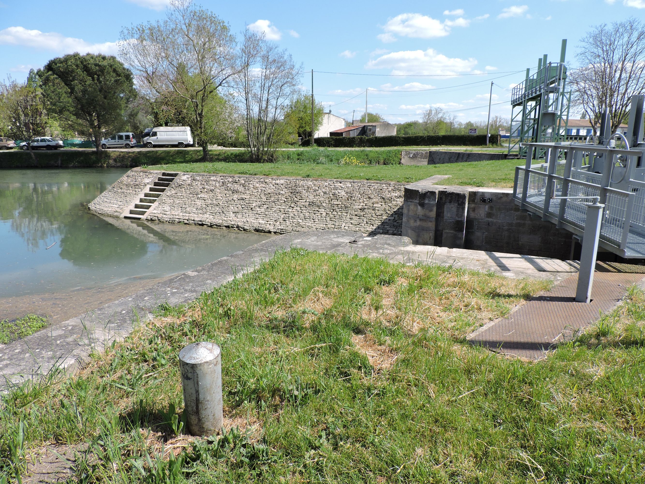 Barrage éclusé de la Vieille Sèvre à Bazoin