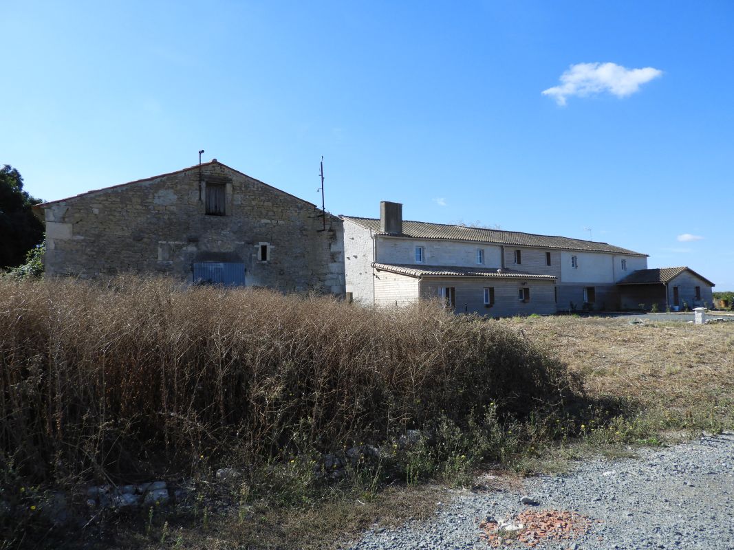 Ferme dite le Grousseau, actuellement maisons